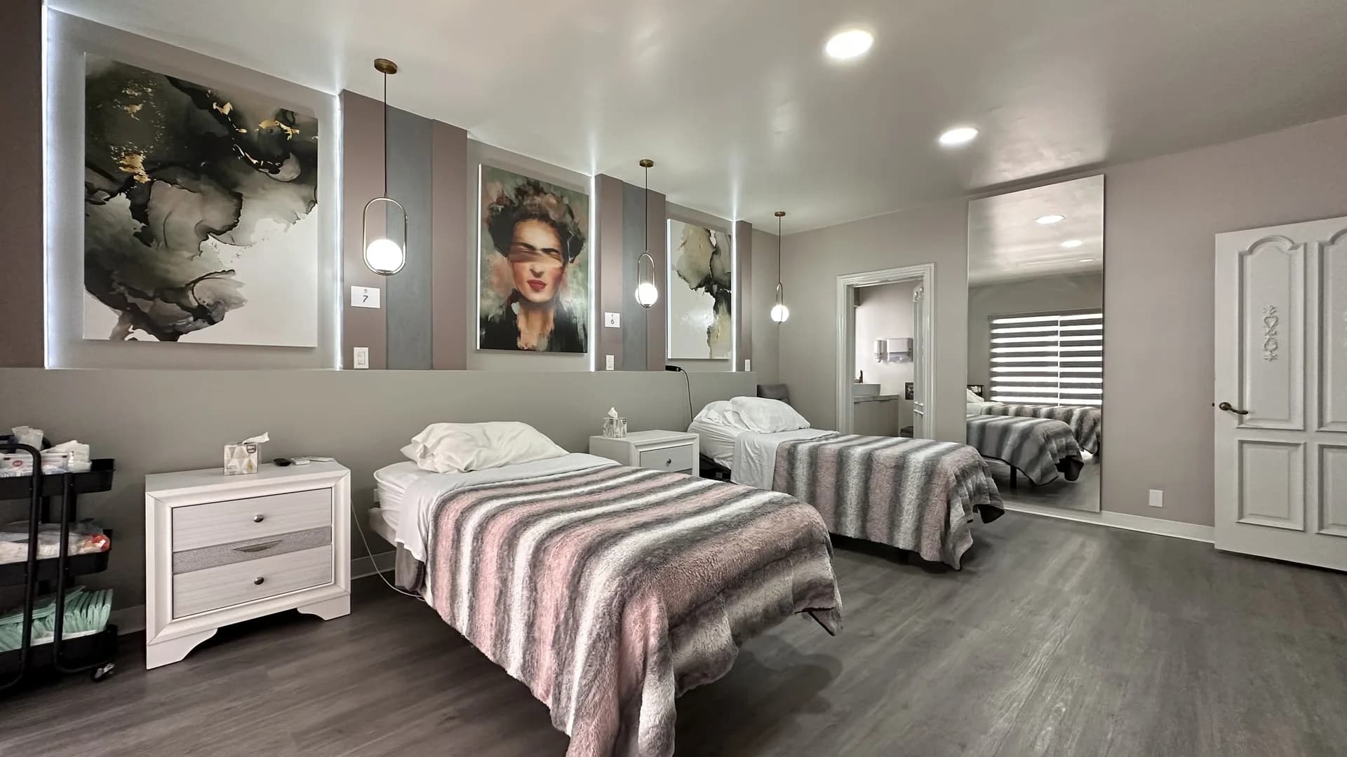 Habitación Duplex de dos camas con baño privado para recuperación postoperatoria
